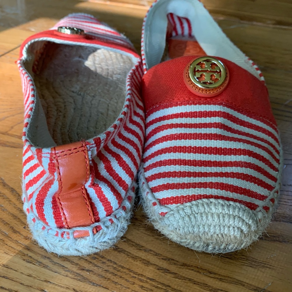 Adorable Tory Burch straw mules